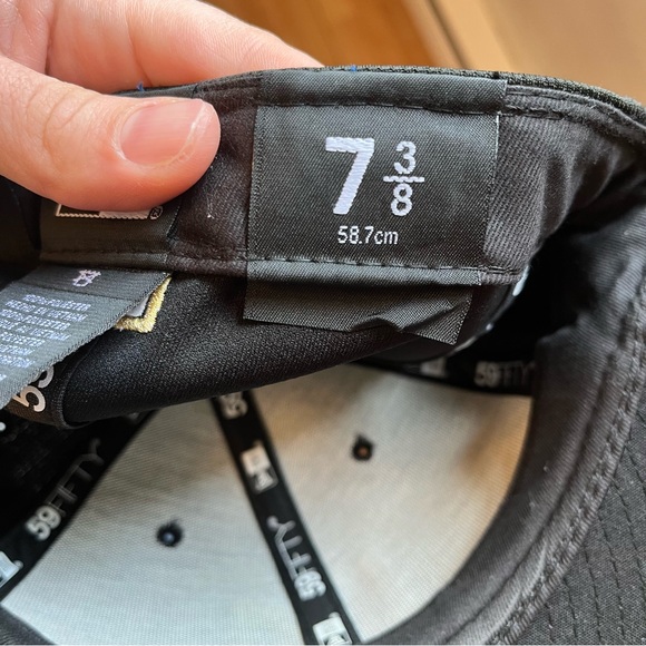 CLOSING SALE! 
Los Angeles Football Club Hat - Picture 6 of 7